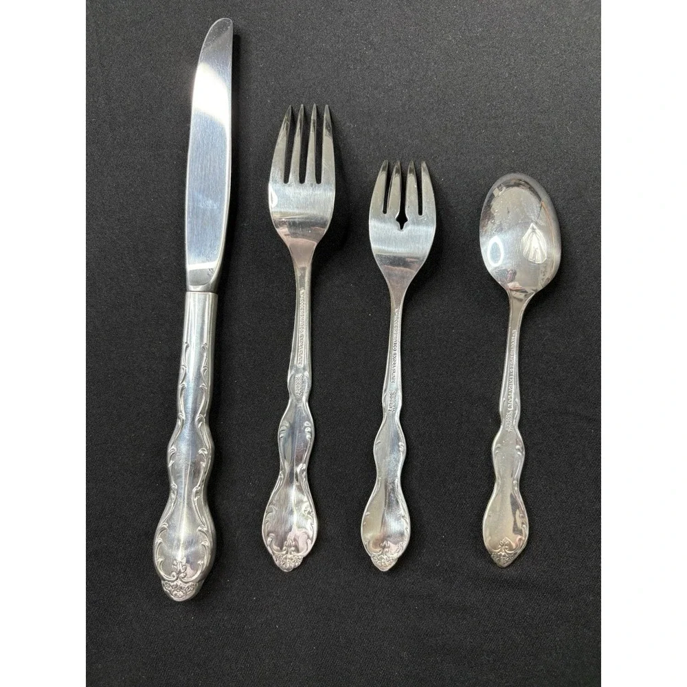 WM. ROGERS MFG CO. CAMELOT/MELODY C. 1960‎ Silver Plate Flatware Stainless 4-Pc